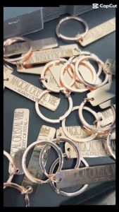 Kunci Berkunci Nama Peribadi UNIQ Personalized Custom Engrave Keychain Stainless Steel Emas DIY Hadiah Untuk Lelaki & Wanita Tahan Karat - Bell