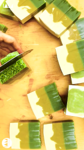 Xà bông bánh hữu cơ giảm mùi cơ thể mụn lưng mẩn ngứa tẩy tế bào chết 100 gr