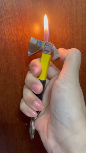 HCM Bật Lửa Móc Khoá Xài Gas Hình Cây Rìu Độc Lạ