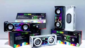 Loa Bluetooth V8 Giá Tốt Loa bluetooth không dây V8 mini cầm tay công suất lớn Loa Bluetooth Không Dây V8 Led Nháy Theo Nhạc Kiểu Dáng hiện đại Loa Bluetooth V8 phiên bản mới thiết kế trong suốt