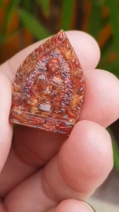 พระหลวงพ่อสุ่น วัดปากน้ำแหลมสิงห์ จ.จันทบุรี ปี2546 (รุ่นที่ระลึกงานสงกรานต์)