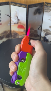 HCM Bật Lửa Khè Xài Gas Hình Dao Cà Rốt Vô Tri (Chọn Màu)