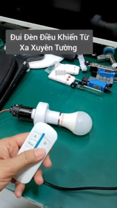 Đui đèn E27 - điều khiển từ xa bằng remote sóng RF