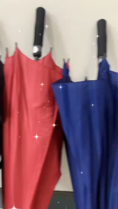 ร่ม ร่มกันยูวี ร่มกันแดด และกันฝน ร่มกันแดด โครงร่มกันแดดเป็นสแตนเลส ด้ามจับแข็งแรง ทนทาน มันใช้ได้ทุกวันที่มีแดดและฝนตก