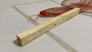 สวิงตักปลา แบบด้ามไม้ เชือกแดง ที่ตักปลา กระชอนตักปลา สวิงตักกบ สวิงตักกุ้ง สวิงตักขยะ