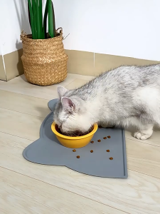Dog Silicon Mat Non Slip Feeding Mat  Waterproof Cat Bowl Mat esay to clean pet floor mat