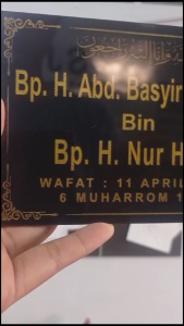 Papan Nama Nisan Akrilik Papan Nama Makam Akrilik