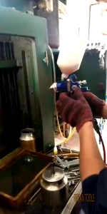 Sabetzu Spraygun HVLP Gravity Besar 600ML Airbrush Semprotan Cat Angin - Spray Gun Gravity Nozzle HVLP Airbush 1.4MM - Alat Penyemprot Cat Kompresor Angin - Penyemprot Body Mobil Motor Kayu Tembok Dinding Furniture Mebel Cat Body Repaint Repair Kendaraan