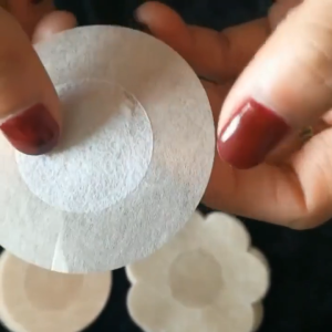 ของมาใหม่!100ชิ้น สติ๊กเกอร์ติดจุกนม ระบายอากาศ ปิดหัวนม สําหรับฤดูร้อน