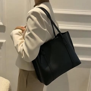 LH.Bigsize มาใหม่ กระเป๋าแฟชั่น คุณผู้หญิงไม่ควรพลาด วัสดุหนังเทียมดูดีพรีเมียมโทนสีมินิมอล ใส่ของใช้งานได้เยอะมาก พร้อมจัดส่งแล้ววันนี้