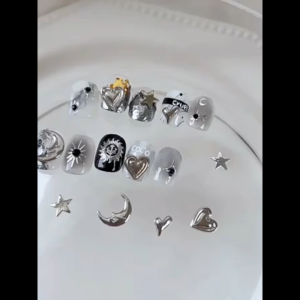 ชุด อะไหล่เล็บลายคลาสสิก 5 แบบ 1 ซอง 10 ชิ้น พร้อมส่ง เท่ห์ๆ ให้เลือก