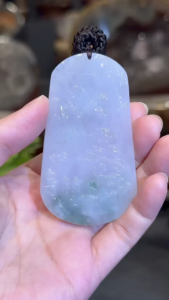 Burma jade 💯天然翡翠玉吊坠 白底飘绿 ➡️山水风景图  高high: 7.5cm  宽width: 4cm  厚度thick: 0.4cm  重weight: 45g