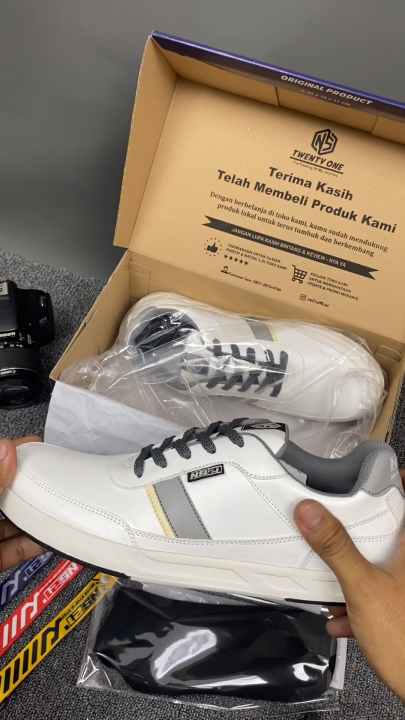 Sneakers Pria Distro Bandung Terbaru Sepatu Cowok Putih Kombinasi