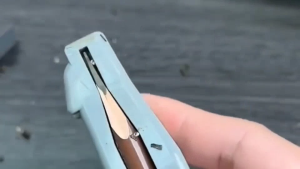 Eyebrow Pencil Sharpener Upgraded Newbie Knife Cut Wood Eyebrow Pencil Auxiliary Tool / 亨丝眉笔削笔器 升级款懒人新手刀削式木质眉笔辅助器工具