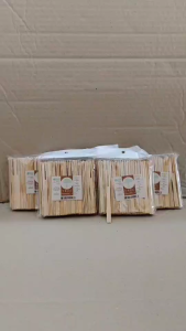 (ชุดละ 5 แพค) ไม้จิ้ม รูปส้อมใช้แล้วทิ้ง ขนาด 9 cm. แพคละ 100 ชิ้น ยี่ห้อTREE