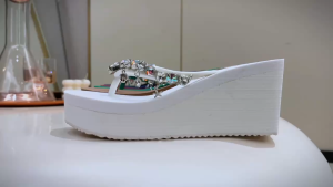 Sandal Jepit INGVIVI Wedges 809-13: Desain Elegan & Nyaman