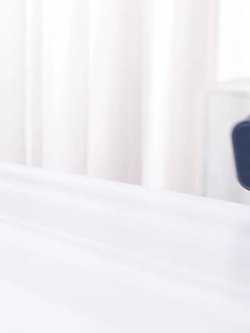 Bộ quà tặng ấm trà phong cách Trung Quốc 5 món với túi đề đồ nhỏ gọn và tiện lợi.