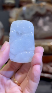 Burma jadeite pendant💯天然和田玉雕刻吊坠 ➡️招财貔貅  高High: 4.8cm  宽Width: 3cm  厚度Thick: 0.5cm  重Weight: 18g