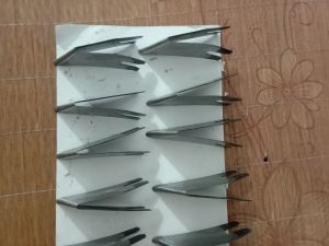 Lưỡi dao đơn trích nhựa thông hàng nhập khẩu chính hãng đã mài sắc bén.