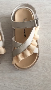 Le Bianca CH 21-01 Sepatu Sendal Anak Perempuan Fashion Rumbai Velcro