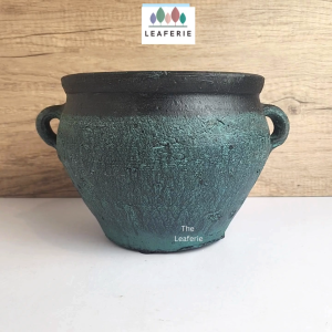 The Leaferie Phelan plant pots. Ceramic flowerpot . flowerpots . flower pot . planter . planters . Flowers