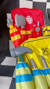 กระเป๋าเป้อาชีพ บทบาทสมมติ มาพร้อมอุปกรณ์ตามอาชีพด้านใน ตำรวจ นักดับเพลิง หมอและพยาบาล นักวิทยาศาสตร์ เคมี วิศวกร ช่างซ่อม (TOY792)