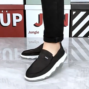 LucyShoes รองเท้าผ้าระบายอากาศที่ทันสมัยสำหรับผู้ชาย รองเท้าทำงานแบบสวมลำลอง นุ่ม สบายและไม่ลื่น