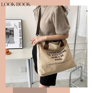 QLshop นิวคอลเลคชั่น กระเป๋าสะพายไหล่สไตล์เกาหลี งานฮิต วัสดุคุณภาพ ดีเทลงานสกรีนลายอักษร ตัวสายสามารถใช้งานได้ 2 แบบ มีพร้อมส่งถึง 3 สีให้เลือก สินค้าดีๆราคาปังๆแบบนี้ รีบสั่งก่อนของหมดน้า