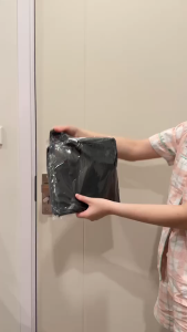 ถุงขยะ 5 แถม 1 (ได้ 6 แพ็ค) ถุงขยะสีดำ (ถุงขยะ skd lite ) แบบพับ kgdrug.center โรงงานมาเอง เนื้อเหนียว ไม่ขาดง่าย ไร้กลิ่น