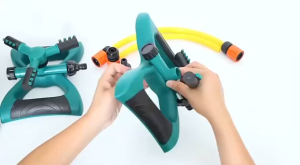 หัวสปริงเกอร์ + ข้อต่อสวมไว Garden Sprinkler มินิสปริงเกอร์ หัวฉีดน้ำ 360องศา หัวใบพัด รดน้ำต้นไม้สำหรับสวน