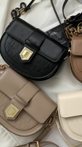 Gratis Semua - Tas Selempang Wanita Fashion / Sling Bag Wanita Gaya Elegan / Tas Kekinian Wanita