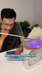 UPUPIN Quạt mini Máy tạo độ ẩm Máy khuếch tán tinh dầu 600ml Quạt phun sương để bàn có đèn LED