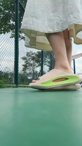 Mens flip-flops summer non-slip 2024 new wear-resistant wear outside leisure rubber pinch beach mens slippers