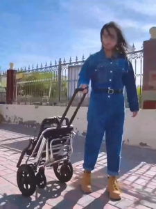 Bearing capacity 200KG Multifunctional folding wheelchair aluminum alloy wheelchair light folding adult wheelchair travel portable simple trolley