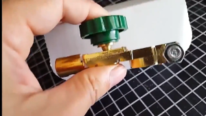 ZCAUTO Công Tắc Ngắt Kết Nối Pin Ô Tô Cọc tắt ngắt kết nối bình ắc quy ô tô bằng hợp kim thép mạ đồng chất lượng.