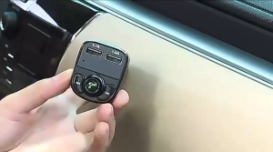 X8 รถบลูทูธ MP3 เครื่องเล่น FM Transmitter 2 พอร์ต USB Car Charger