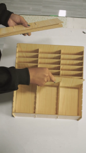 ชั้นไม้ 36 ช่อง ชั้นไม้สำหรับวางอุปกรณ์ ใช้ใส่โทรศัพท์มือถือ ซิม ขวดน้ำหอม หรือเครื่องมือช่าง ชั้นไม้อเนกประสงค์มีวิธีประกอบ