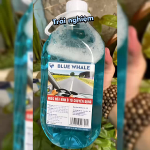 Nước rửa kính ô tô BlueWhale 2L đổ trực tiếp xóa sạch mọi vết bẩn bề mặt kính lái hiệu ứng lá sen
