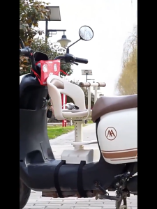 เบาะที่นั่งเด็กปรับความสูงได้แถมเข็มขัดรัดฟรีเหมาะสำหรับรถยนต์ไฟฟ้าทุกยี่ห้อเหมาะสม6เดือน-6ปี