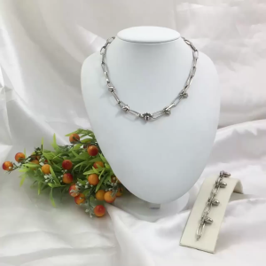 สร้อยคอ ความยาว 18 นิ้ว ข้อมือ ความยาว 7 นิ้ว สีโรเดียมลายโซ่ หัวหมุด งานแฟชั่น ดีไซน์เท่ พังค์ สีสแตนเลส #RockStar#Lisa