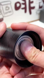 Pembuat Kopi Eksternal Penggiling Kacang Engkol Tangan Pembuat Kopi Portabel Pembuat Kopi