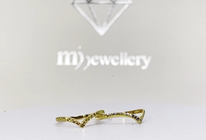 MJ Jewellery 916/22K Gold V-Shaped Minimalist Ring C87