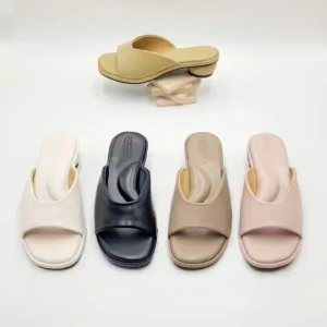 รองเท้าลำลองเพื่อสุขภาพ เก็บหน้าเท้าดูเรียวสวย ส้นมาการอง สูง 1 นิ้ว รุ่น TY8203