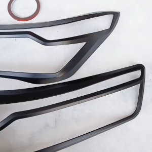 Cover Garnish Lampu Depan Mobil Toyota Raize 2021 Hitam