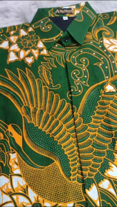 Galeri Batik Ardev - Dharma Wedha Hijau Kemeja Batik Pria Lengan Pendek Atasan Batik Warna Hijau