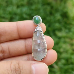 Premium Icy Translucent Natural Type A Jadeite Jade crafted as Four Seasons Fortune Beans set on 18k gold with 1 green cabochon and diamonds certificate include weigh 3.86 grams measurement 36.7 * 12.5 * 7mm (18kp14)