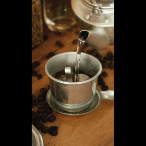 Cà Phê Gu Đậm Truyền Thống GUCAFE - Chuẩn Gu Việt Đậm Mạnh Thơm Béo - Dành Cho Pha Phin Pha Máy - Cà Phê Hướng Hữu Cơ Chất Lượng Cao Cà Phê Sạch Nguyên Chất Rang Mộc - 100% Robusta Honey