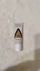 Almay Hydrating Liquid Foundation Tint Lightweight with Light Coverage Naturally Dewy Finish Hypoallergenic Fragrance Free 150 Honey 28mL