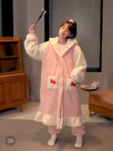 ชุดนอนการ์ตูนหน้าหนาว ชุดนอนผ้าฟลีซอุ่น ชุดนอนผ้าฟลีซคอรัล ชุดมาสคอต ยาวถึงเข่า ใส่ข้างนอกได้ ส่งเร็ว