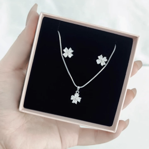 So SEOUL Alette Clover Diamond Simulant Zirconia Pierced Stud Earrings with Pendant Chain Necklace Jewelry Gift Set
